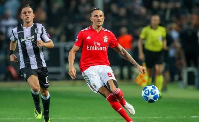 脱颖而出 脱颖而出