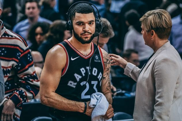 表现突出 表现突出