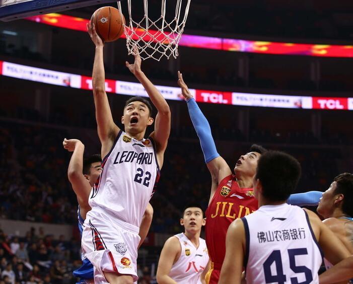 与媒体的广 与媒体的广